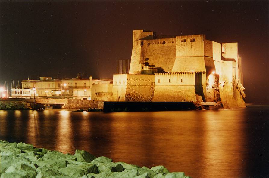 Castel dell' Ovo di Notte